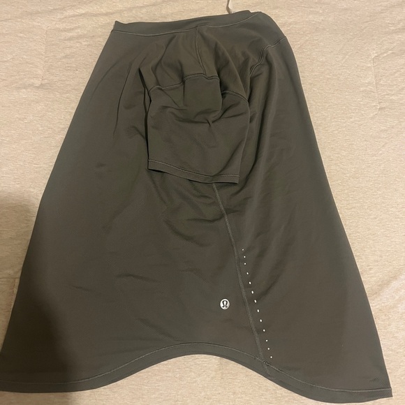 Lululemon T-Shirt - Picture 6 of 7